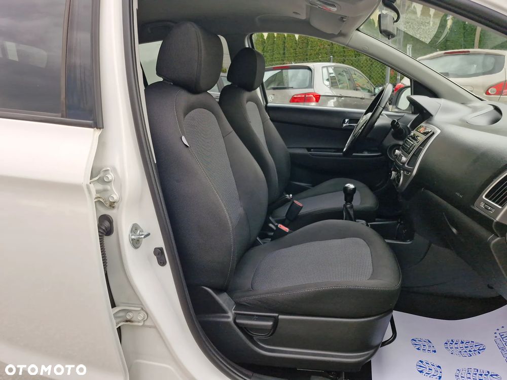Hyundai i20 - 18