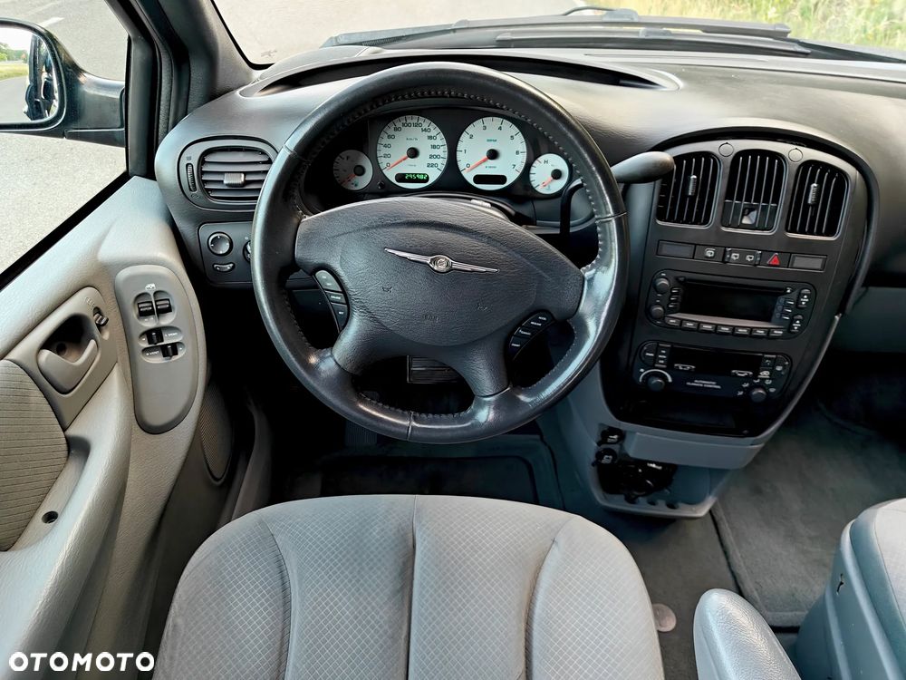 Chrysler Grand Voyager - 22