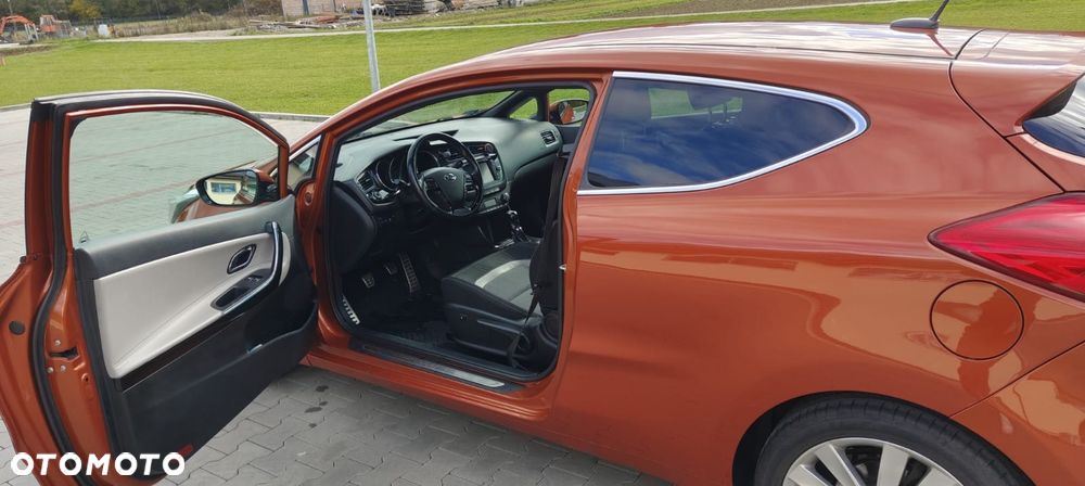 Kia ProCeed 1.4 L - 9