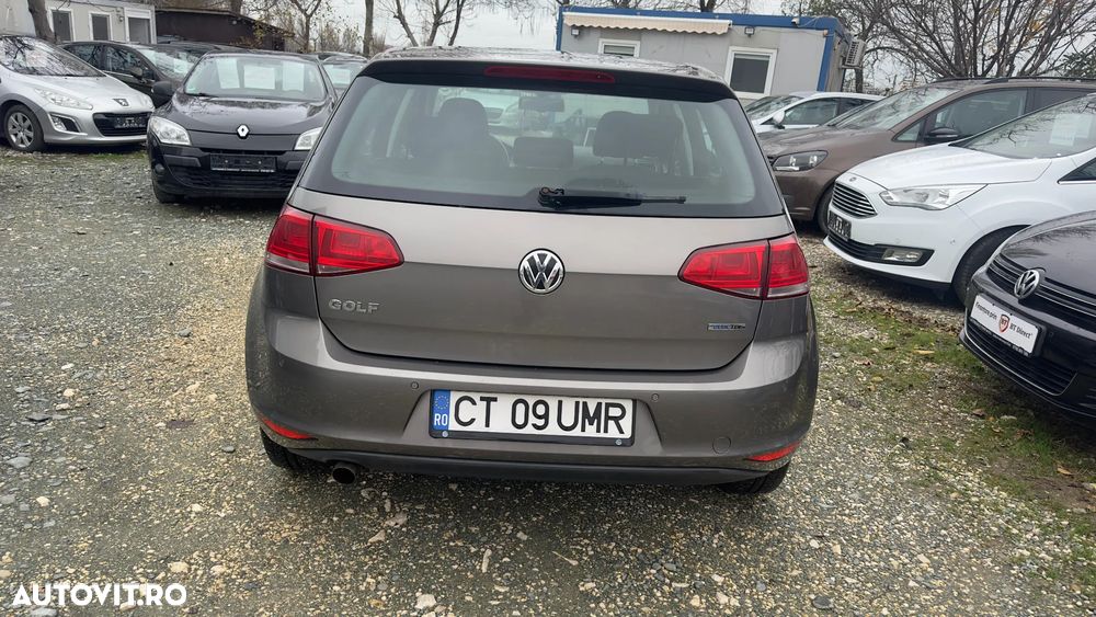Volkswagen Golf - 14