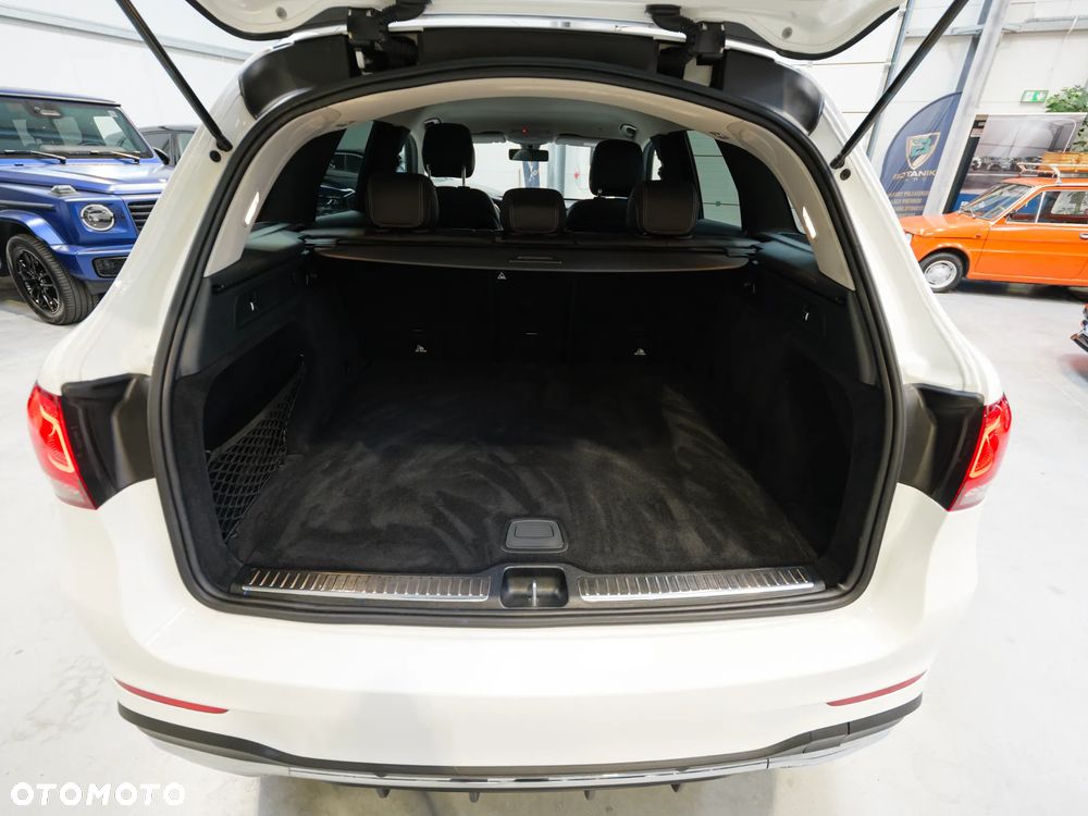 Mercedes-Benz GLC 200 d 4Matic 9G-TRONIC AMG Line - 36