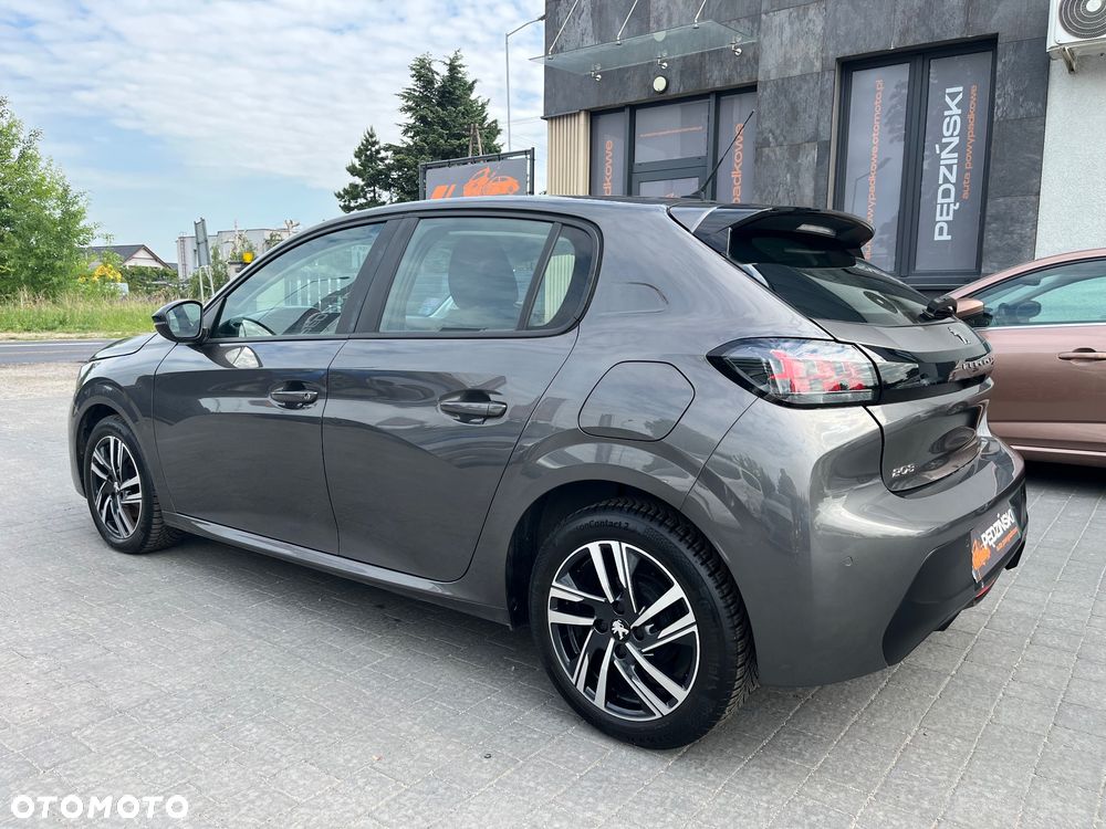 Peugeot 208 - 4