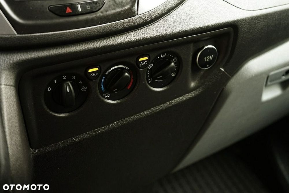 Ford Transit - 18