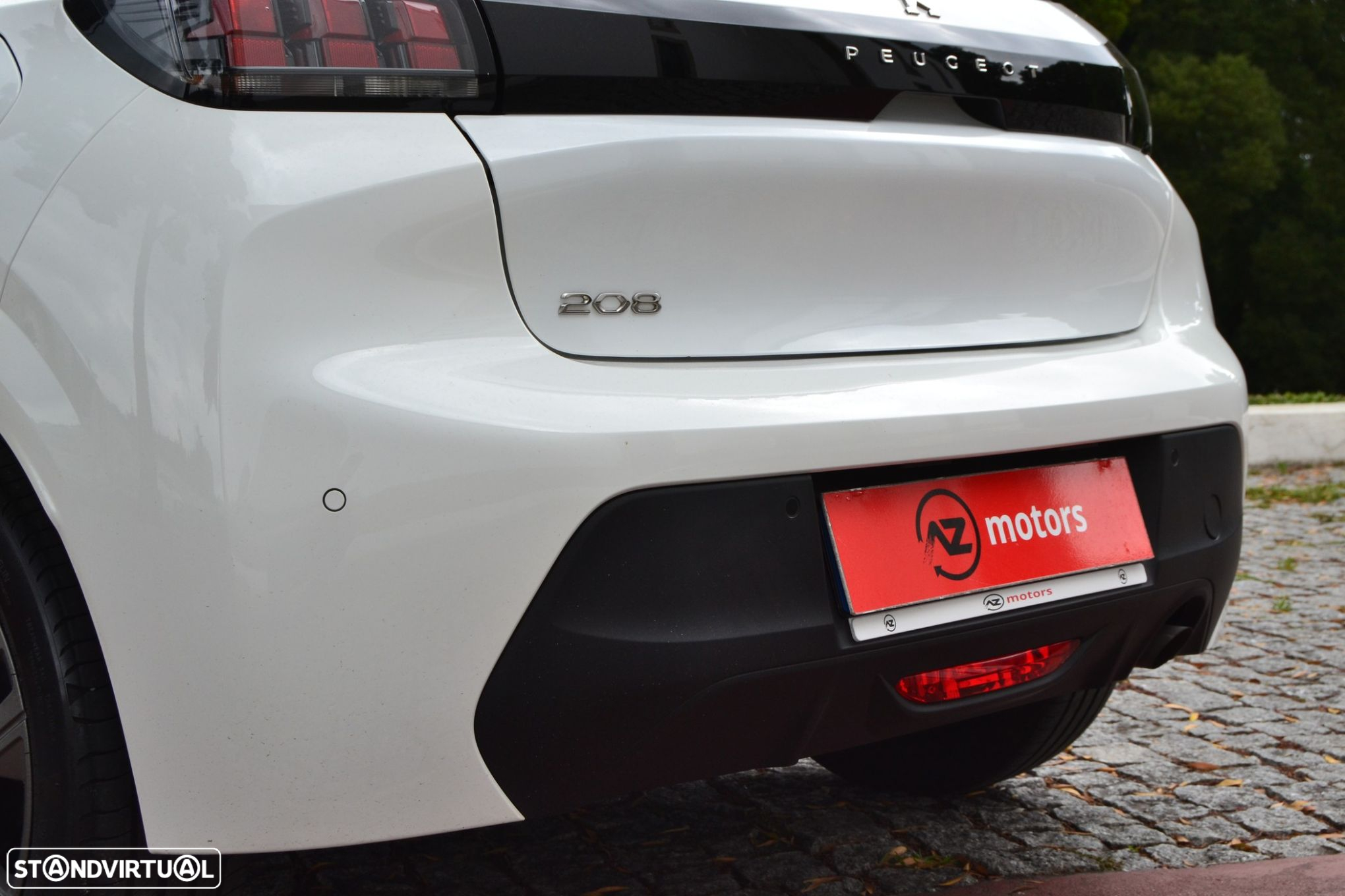Peugeot 208 1.2 PureTech Active Pack - 17