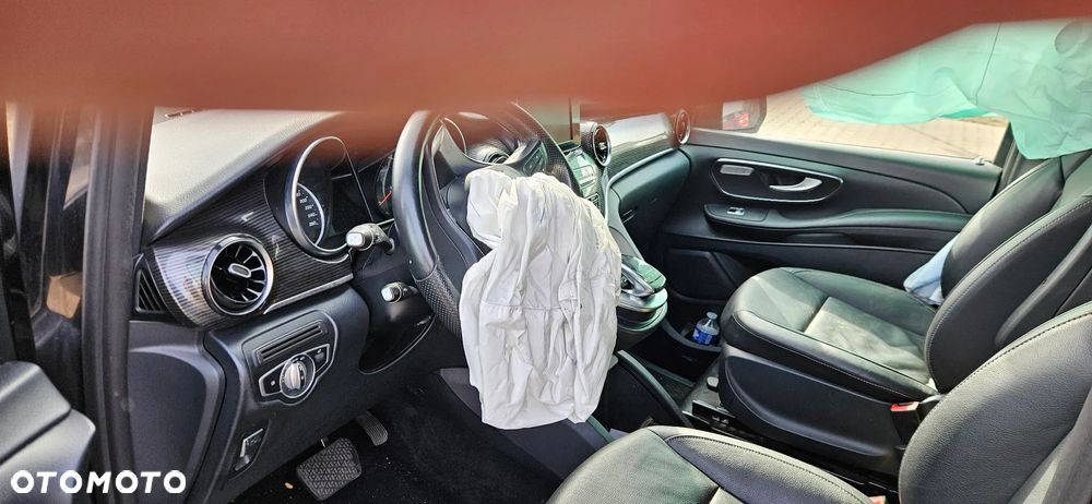 Mercedes-Benz Klasa V - 23