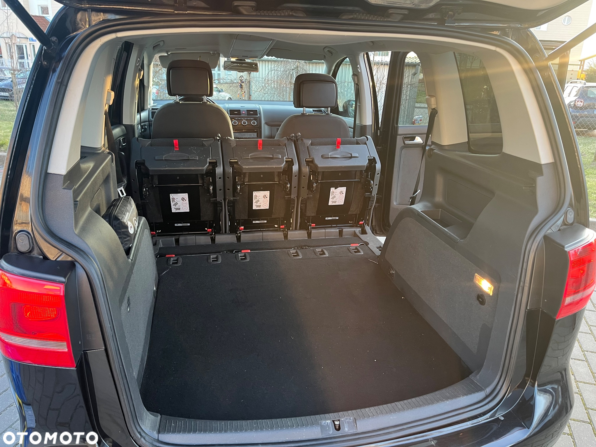 Volkswagen Touran 1.6 TDI DPF BlueMot Comfortline - 10