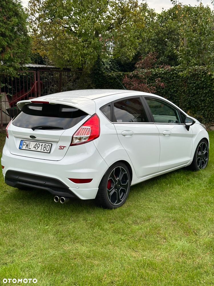Ford Fiesta 1.0 EcoBoost Titanium - 5