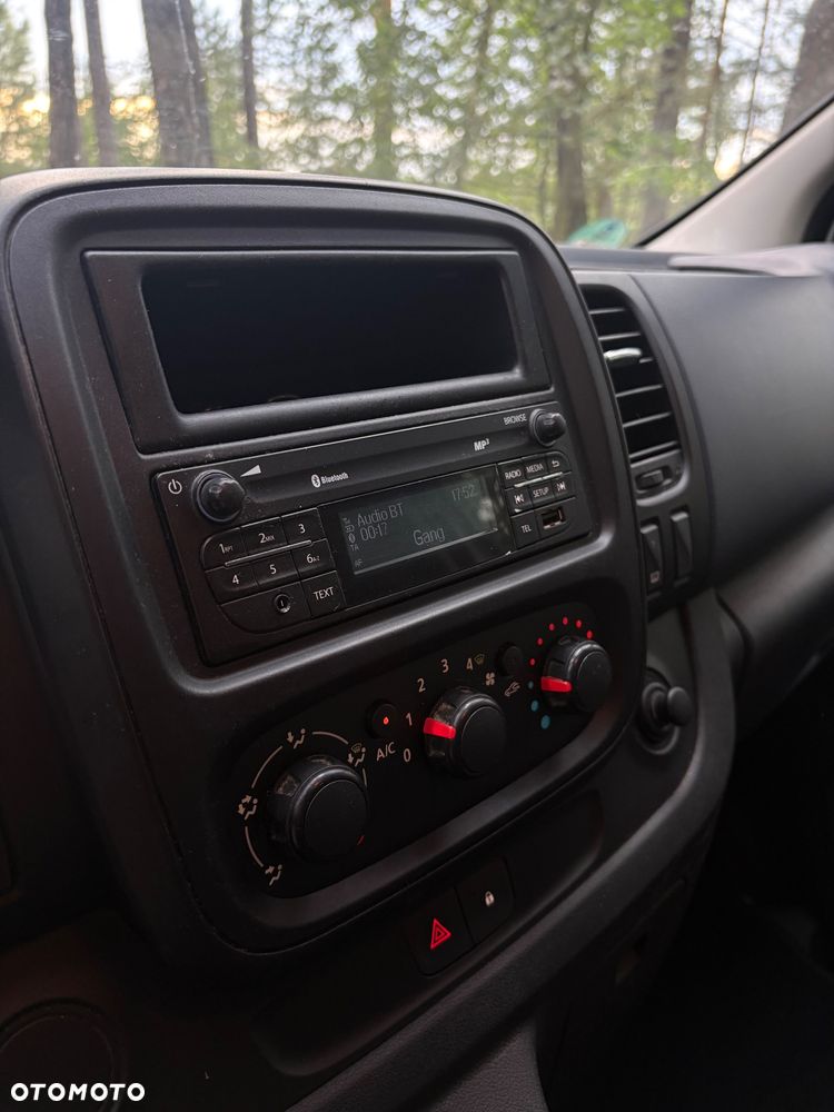 Opel Vivaro - 17