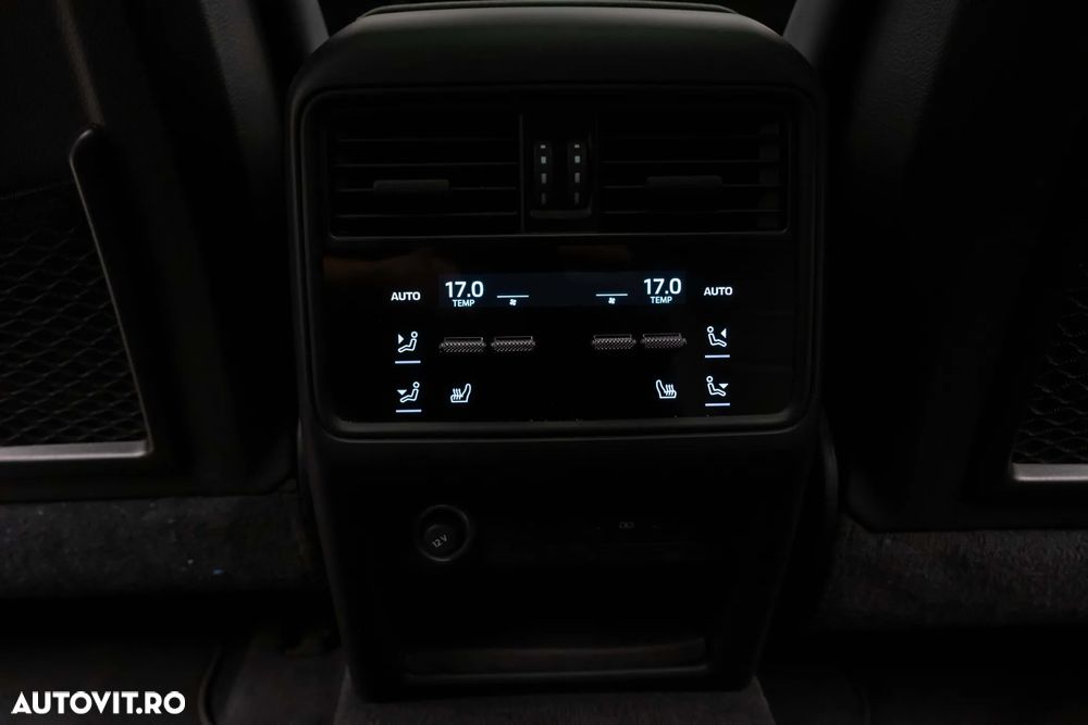 Porsche Cayenne Coupe - 36