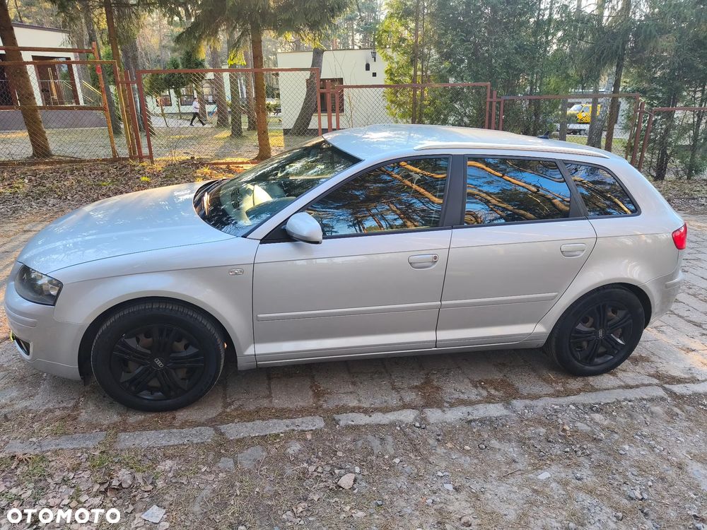 Audi A3 Sportback 2.0 TDI DPF Ambiente - 4