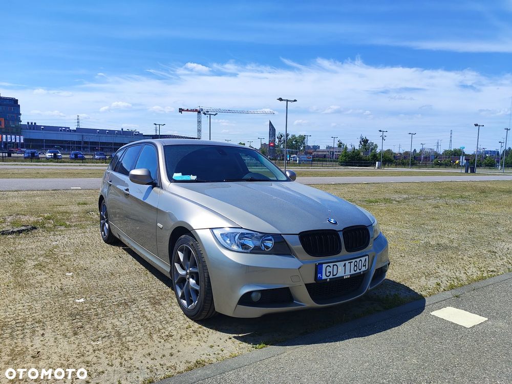 BMW Seria 3 318d DPF Touring - 2