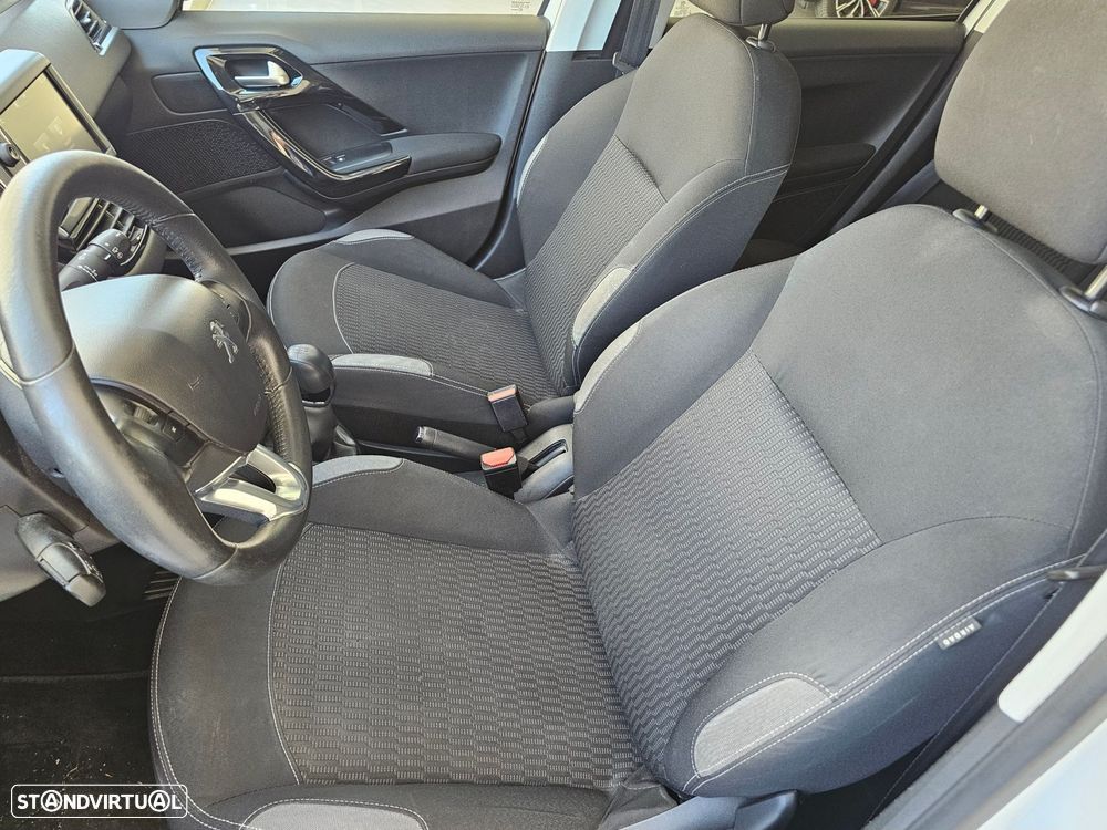Peugeot 208 1.2 PureTech Active - 22