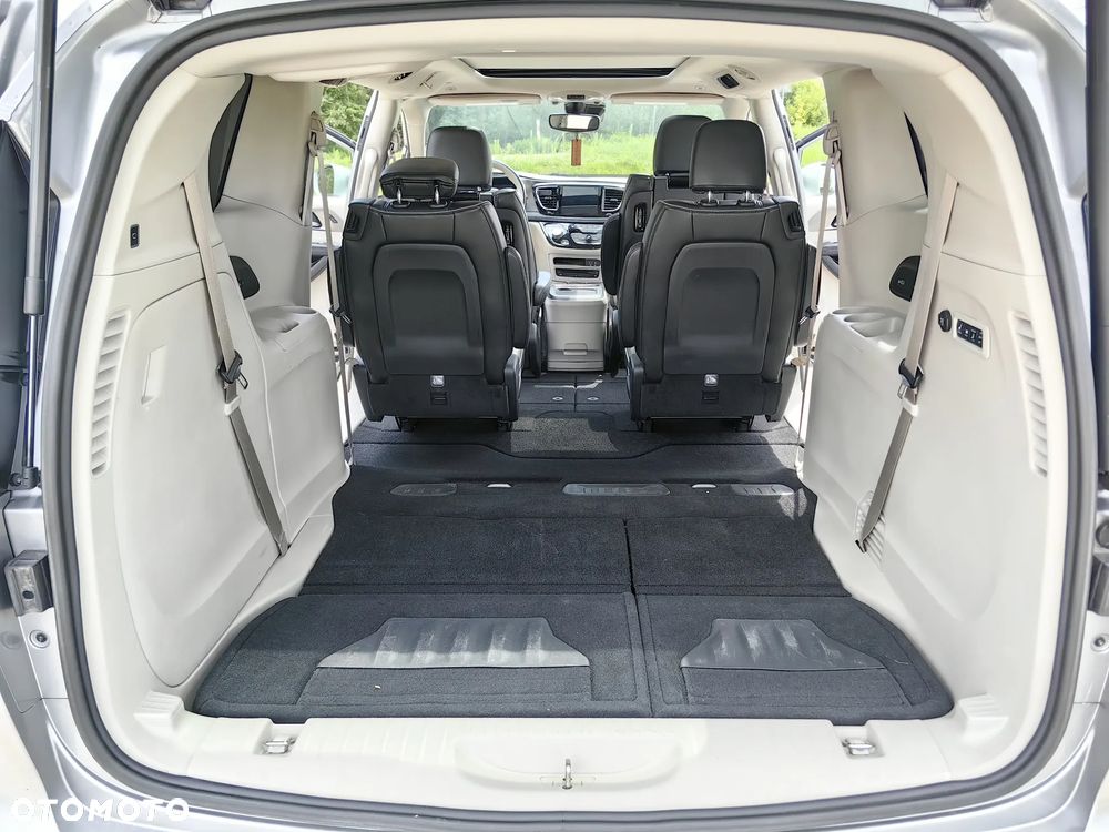 Chrysler Pacifica - 21