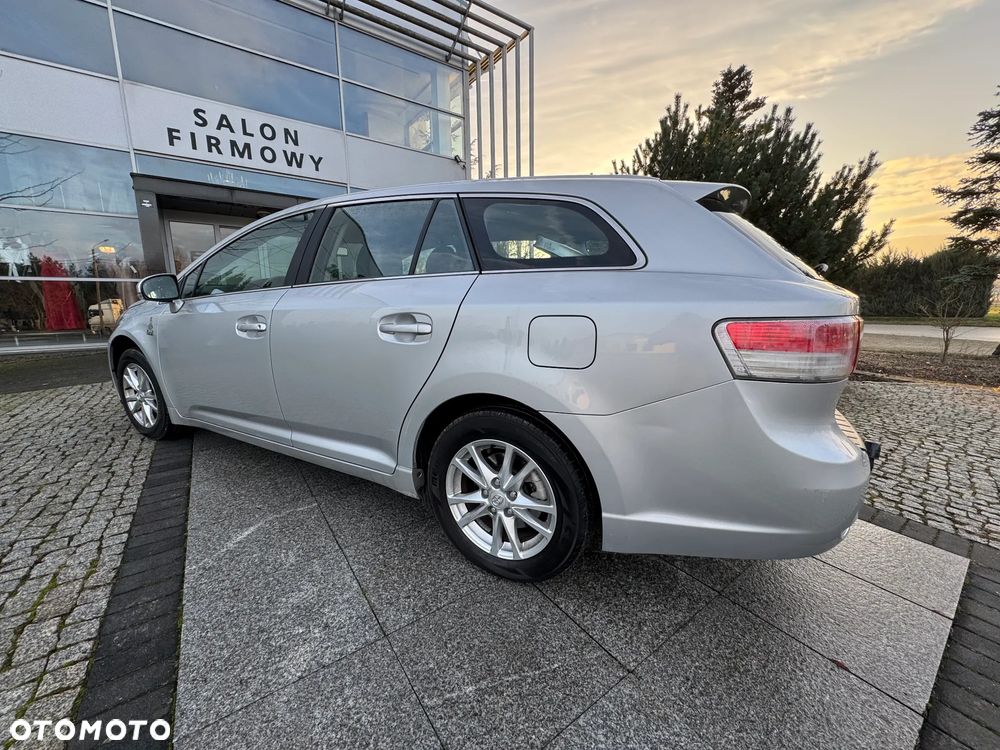 Toyota Avensis 1.8 Sol plus NAVI - 27
