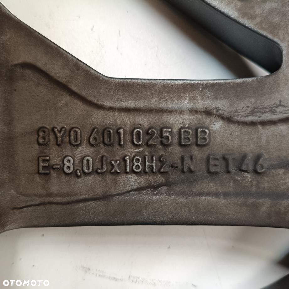 Alufelga 5x112 18 AUDI A3 S3 8Y0 8Y0601025BB (F9065) - 5