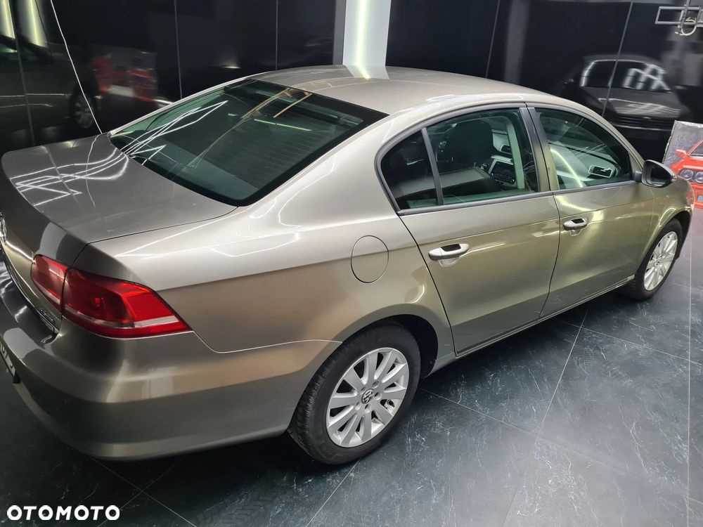 Volkswagen Passat 2.0 TDI Comfortline - 4