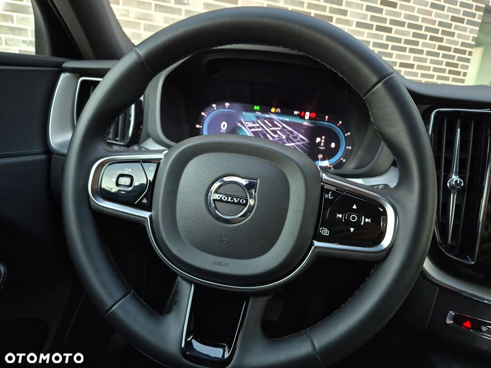 Volvo XC 60 B4 D Ultimate Dark - 30