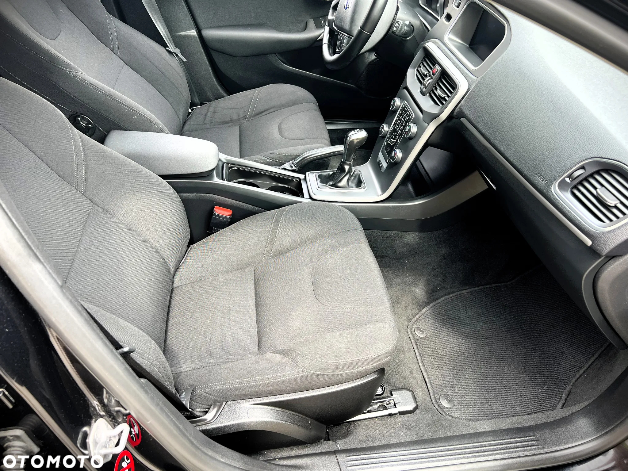 Volvo V40 D2 - 15