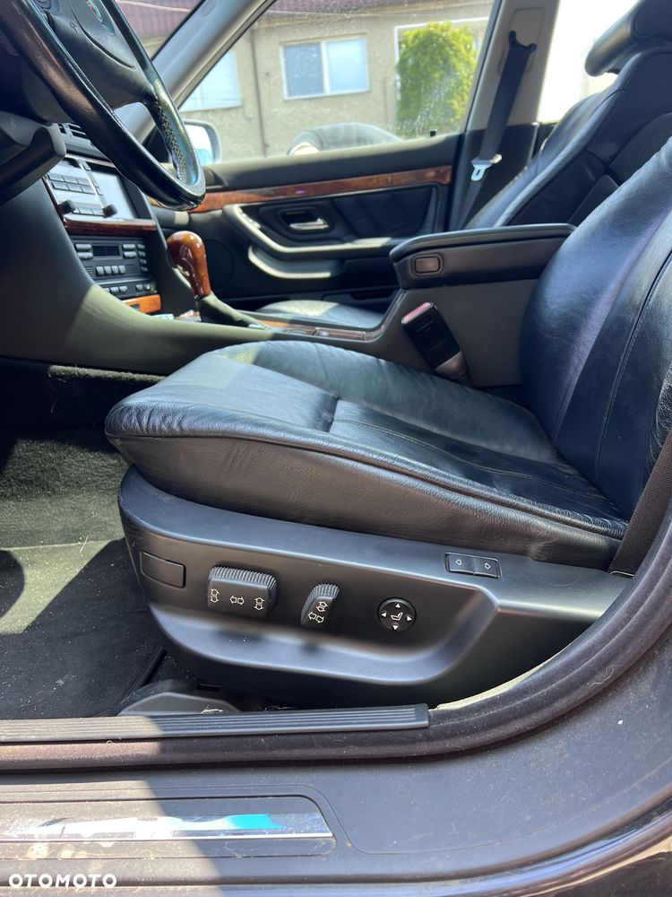 BMW Seria 7 740i - 9