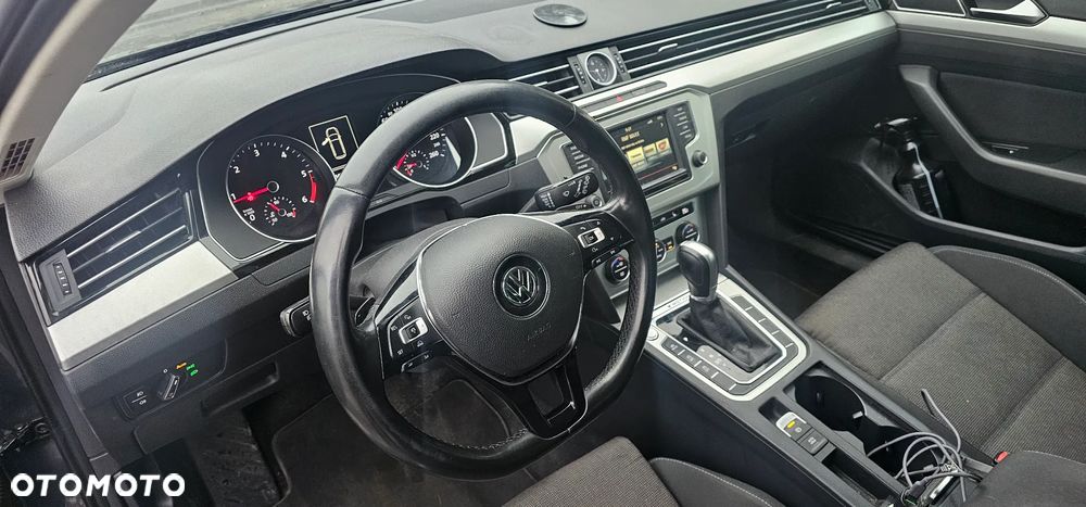 Volkswagen Passat - 10