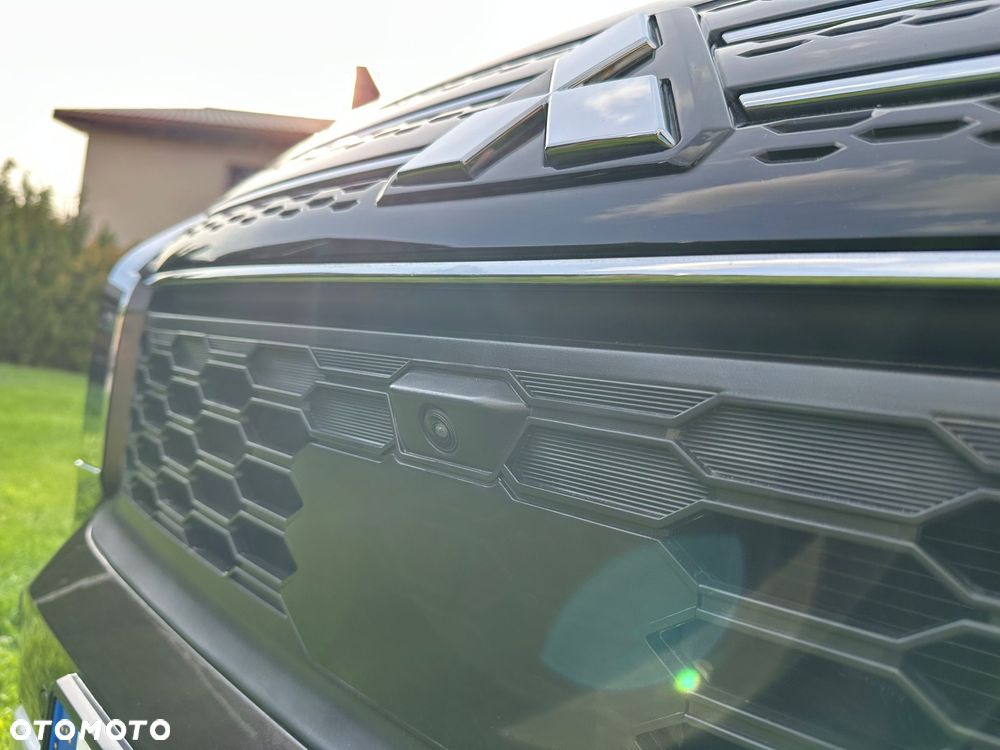 Mitsubishi Outlander - 12