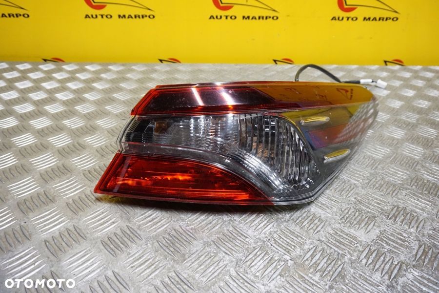 TOYOTA CAMRY 2017 - LAMPA TYŁ PRAWA TYLNA LED USA - 3
