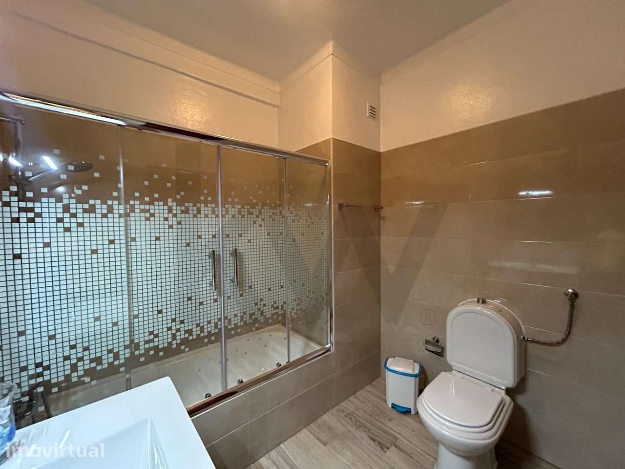 Apartamento T2 não mobilado para arrendamento anual, no 3.º e Último A - Grande imagem: 5/37