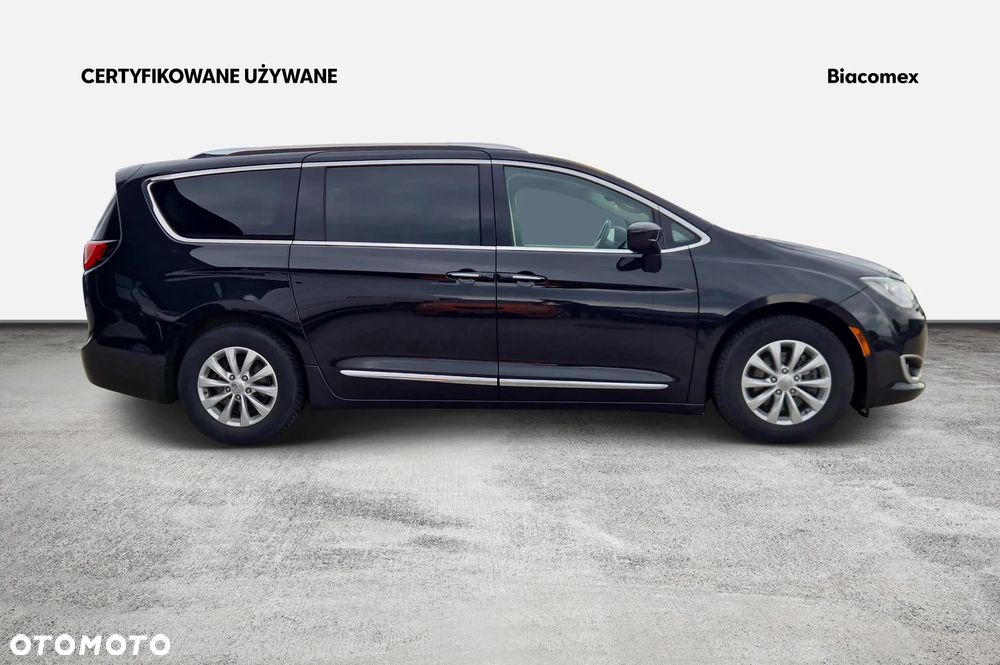 Chrysler Pacifica - 6