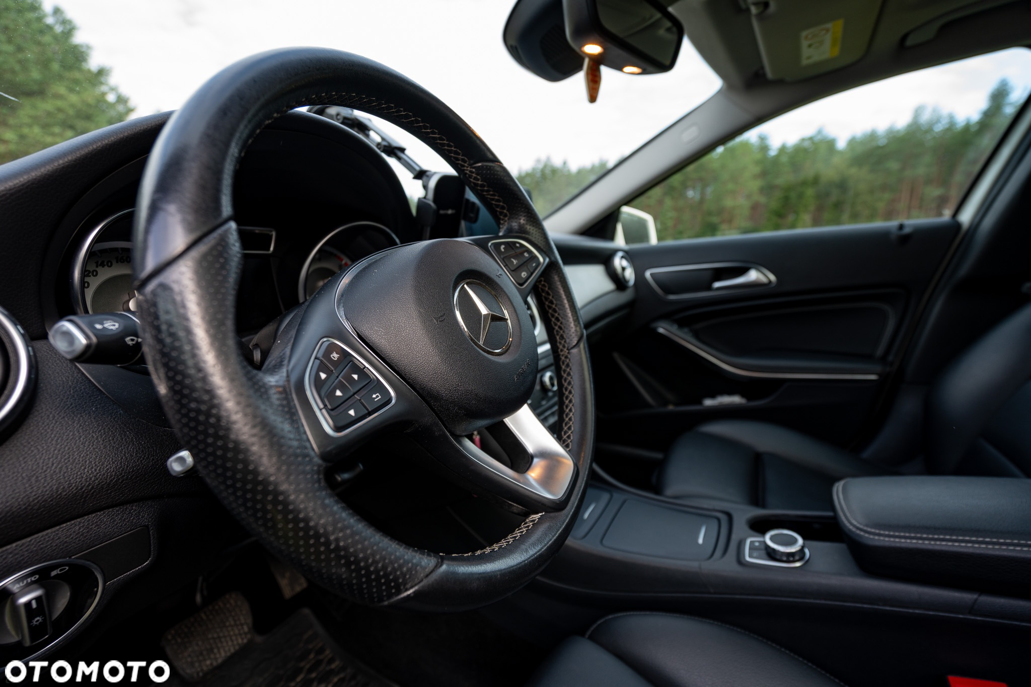 Mercedes-Benz GLA - 8