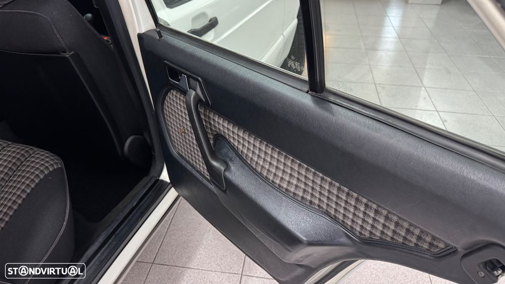 Mercedes-Benz A 190 - 28