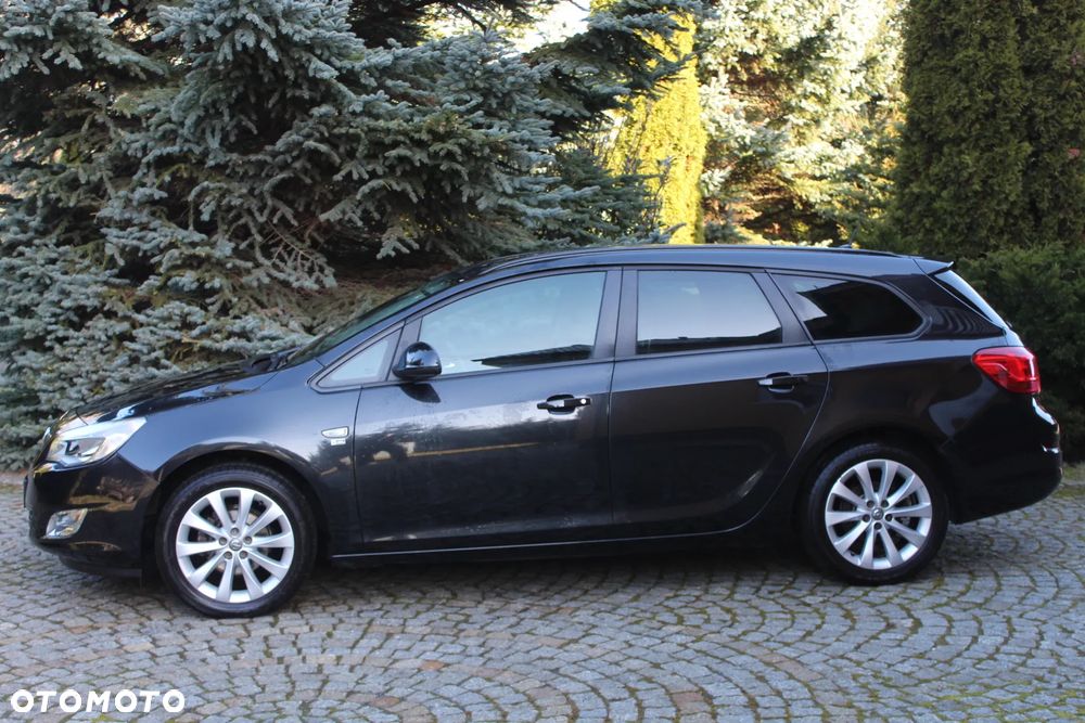 Opel Astra 1.4 Turbo 150 Jahre - 16