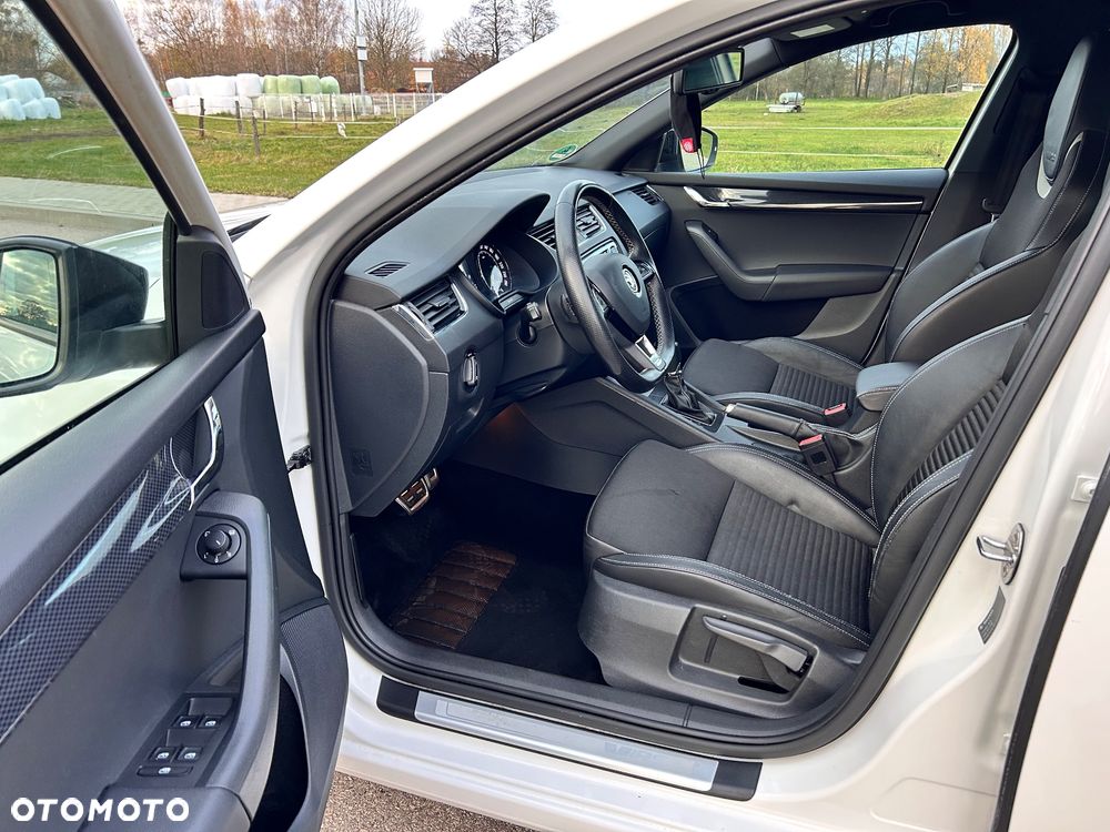 Skoda Octavia 2.0 TDI RS DSG - 14