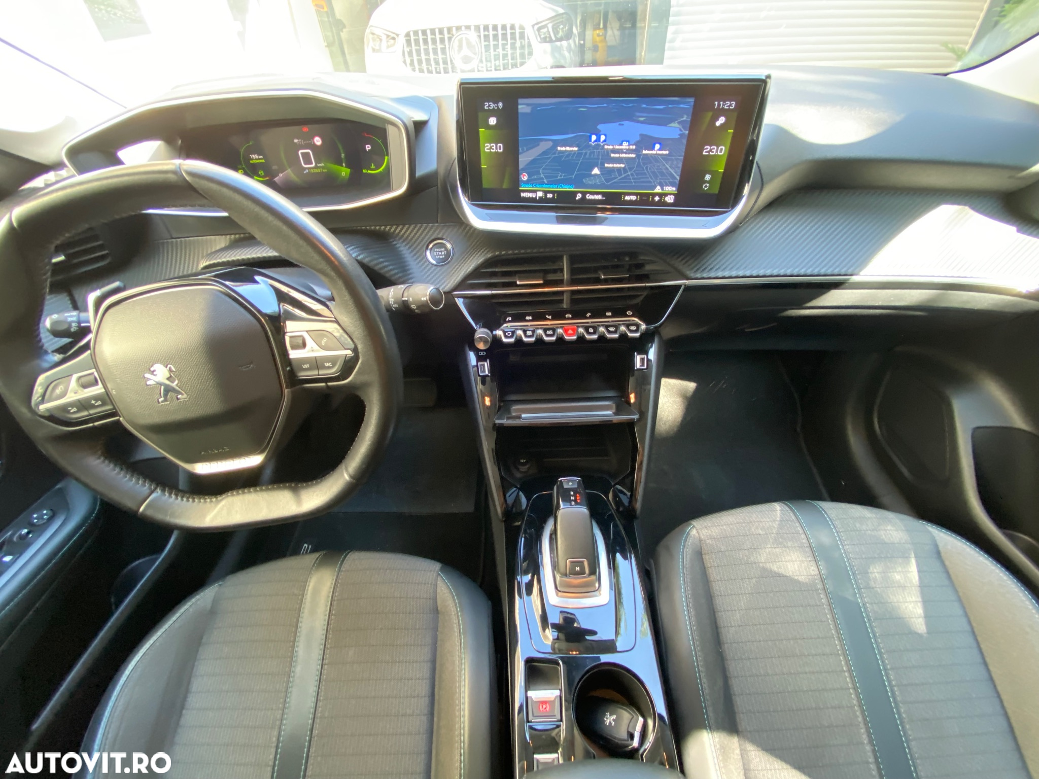 Peugeot 208 PureTech 100 EAT8 Allure Pack - 12