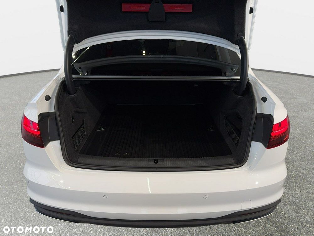 Audi A4 Limousine - 15