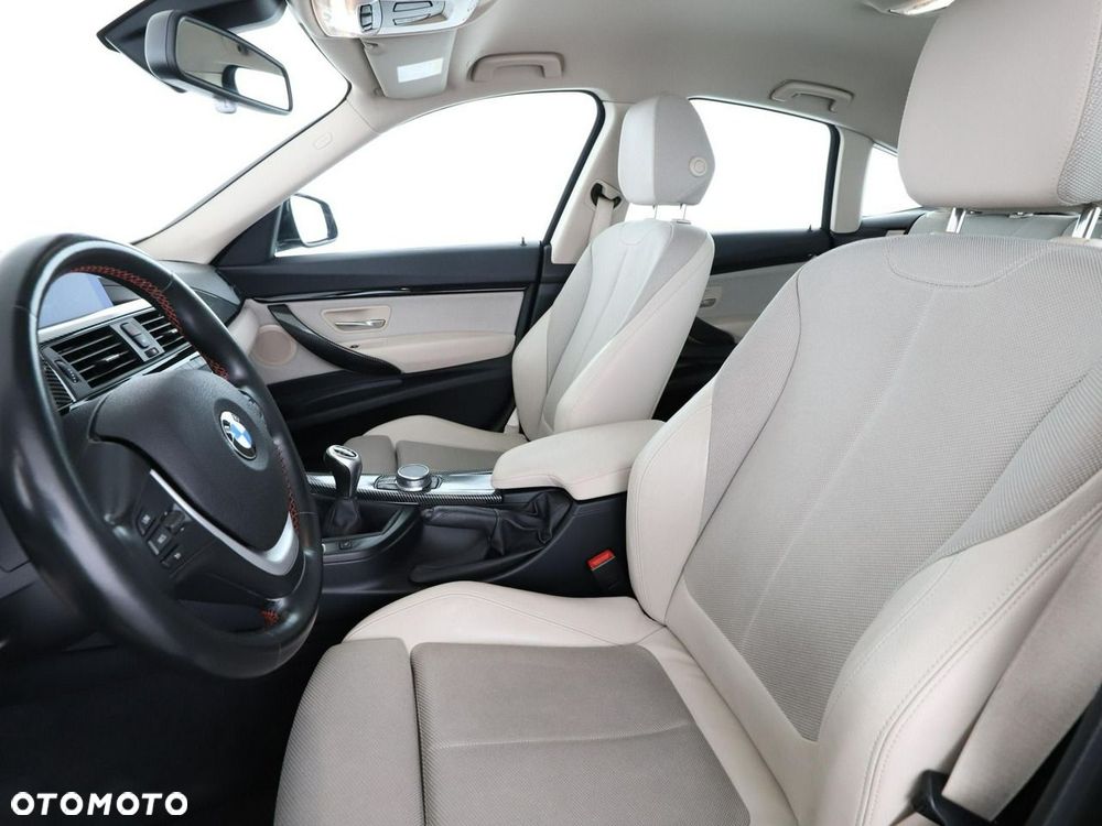 BMW Seria 3 320d Sport Line - 14