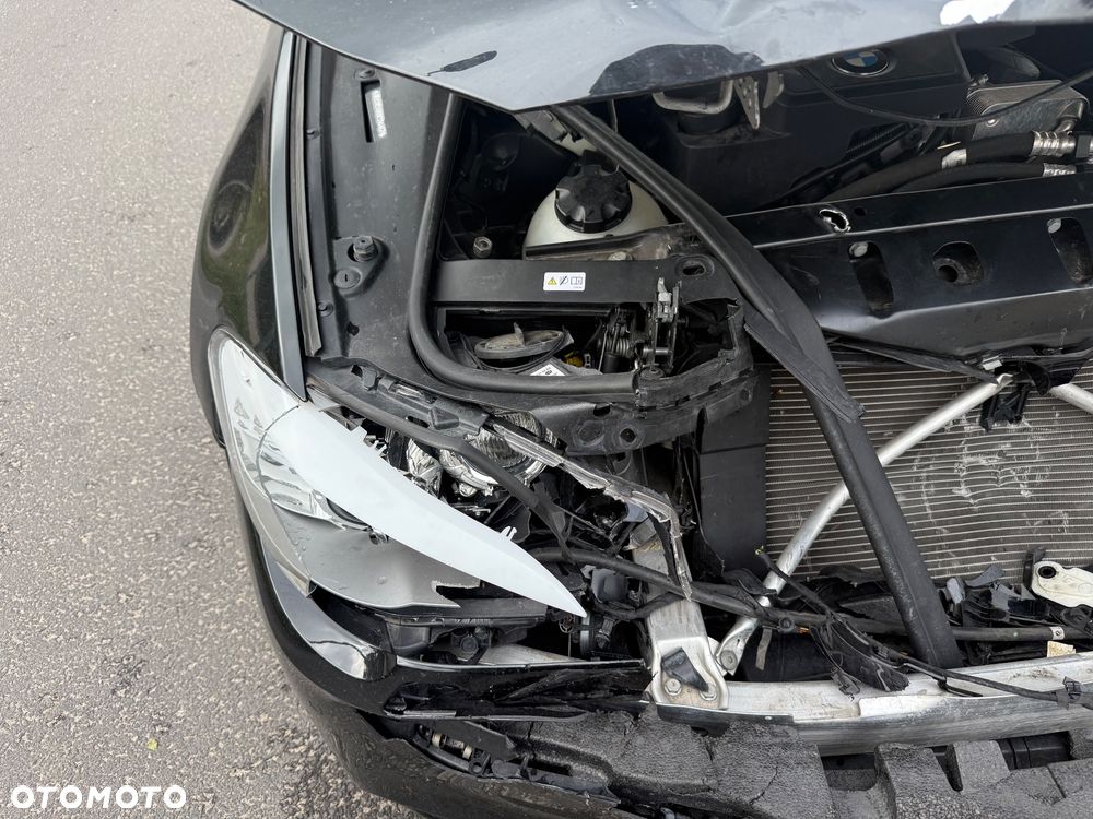 BMW Seria 5 528i xDrive - 22