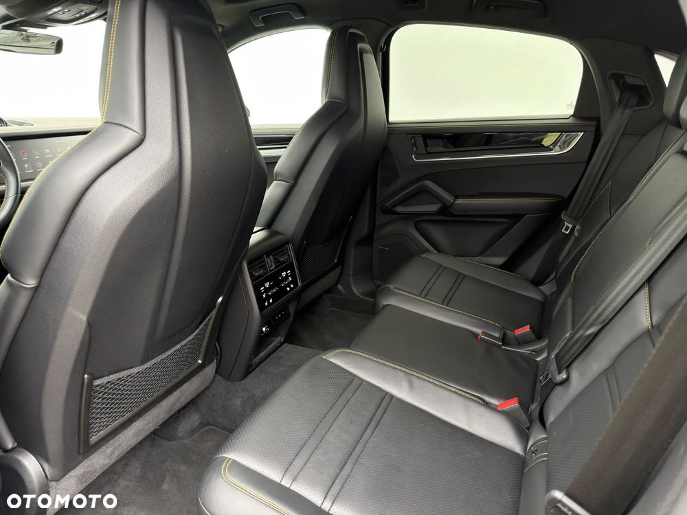 Porsche Cayenne - 20