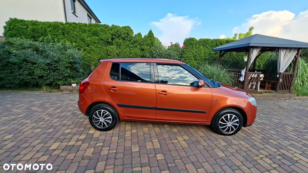 Skoda Fabia 1.2 HTP Cool Colour Edition - 6