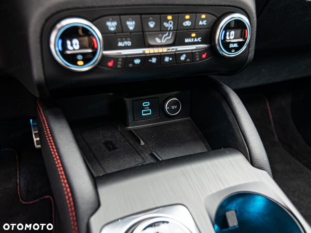 Ford Kuga - 23