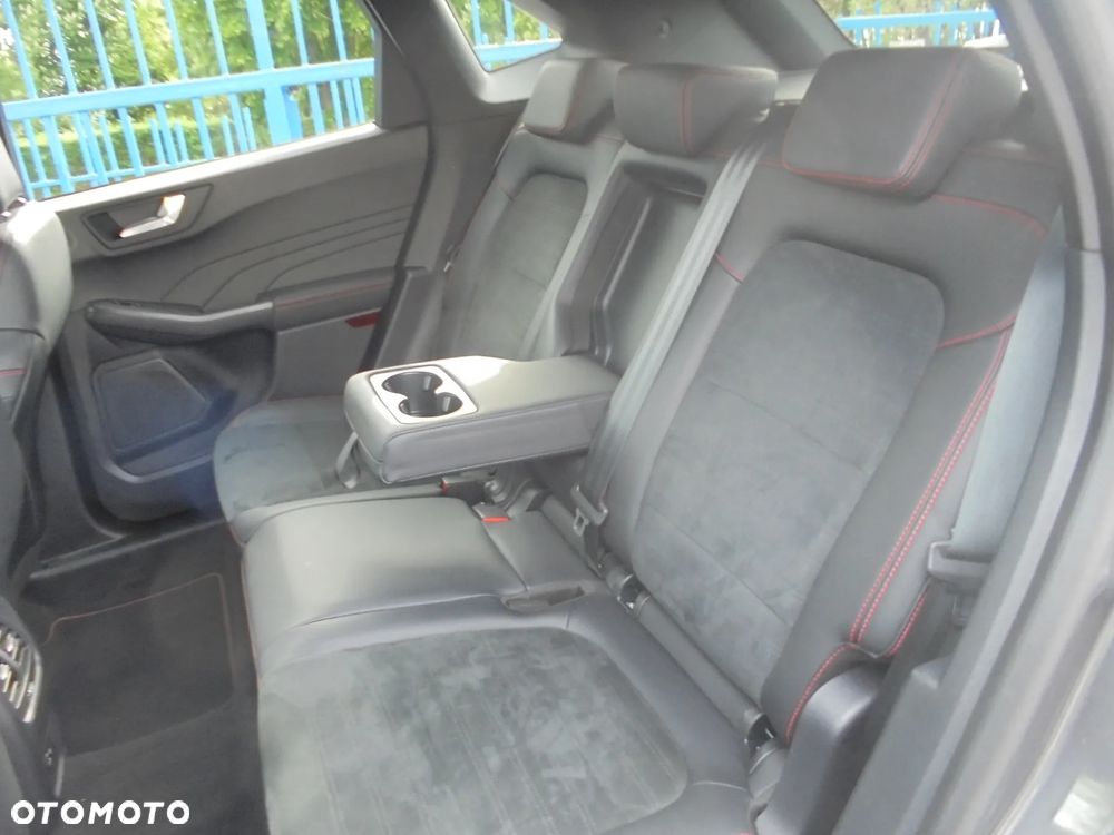Ford Kuga 2.0 EcoBlue 4x4 ST-LINE X - 12