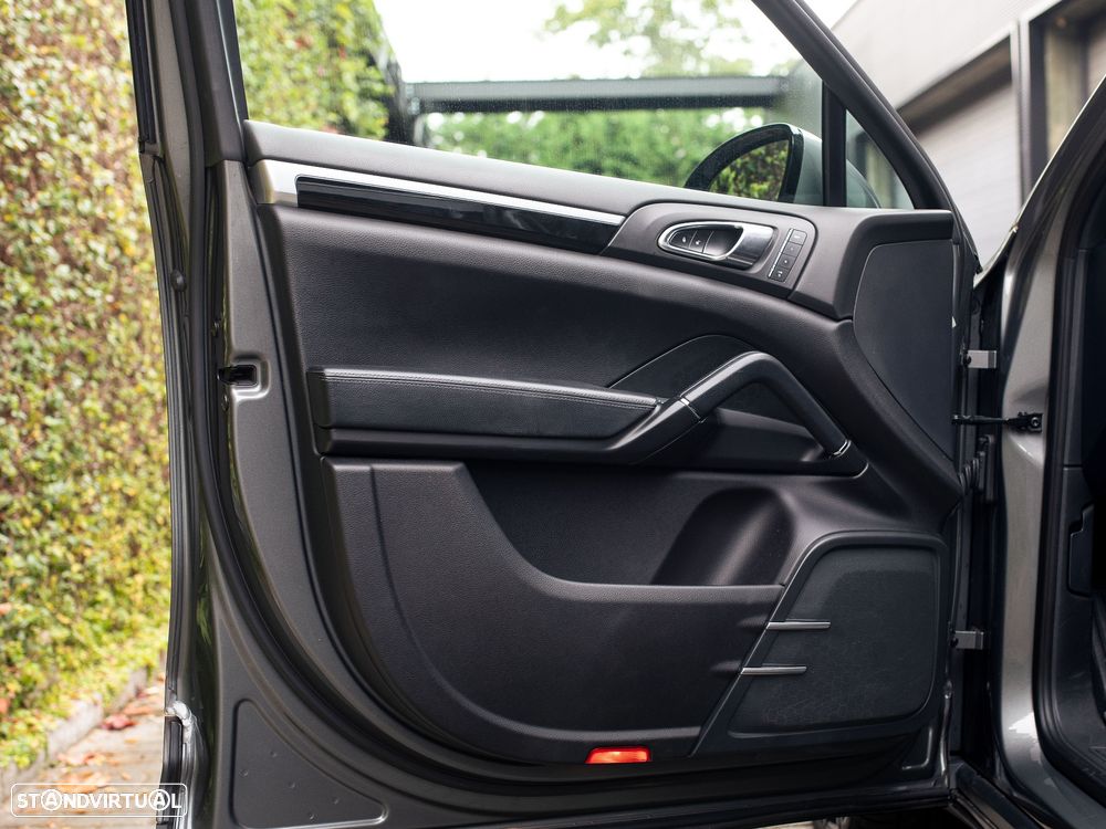 Porsche Cayenne II - 23