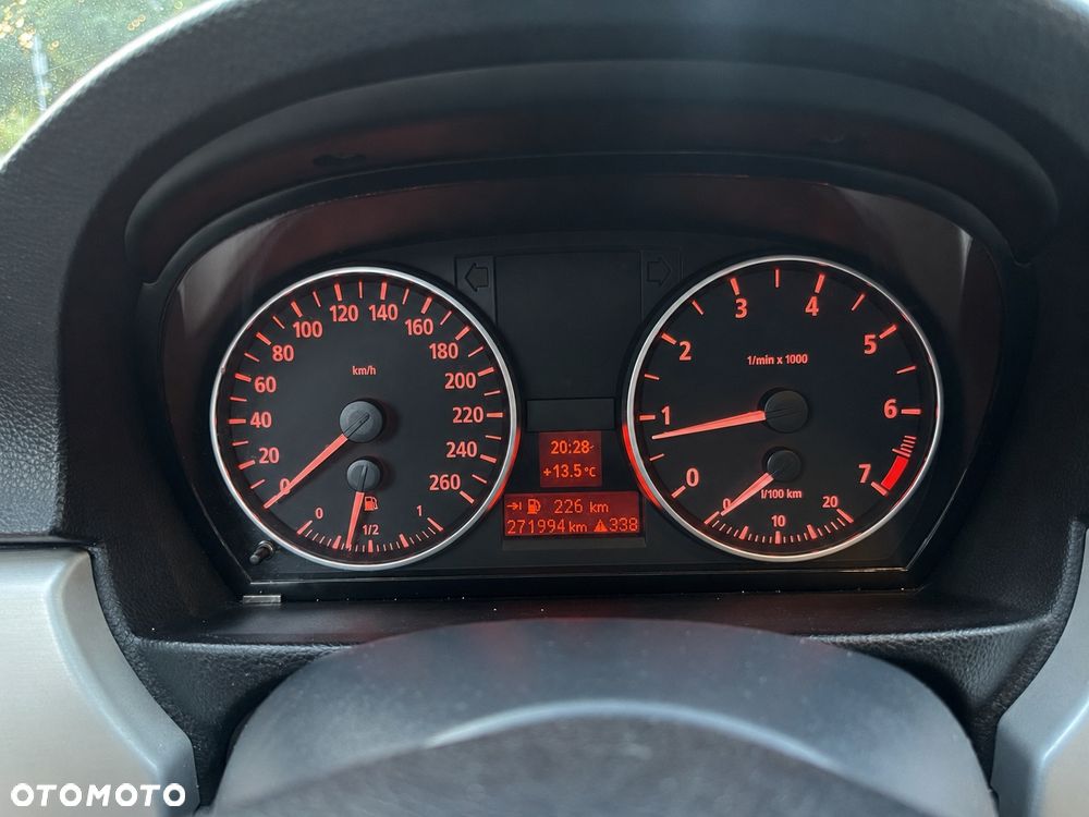 BMW Seria 3 320i - 7