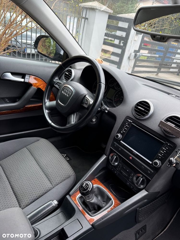 Audi A3 3-drzwiowe 1.6 TDI DPF Attraction - 8