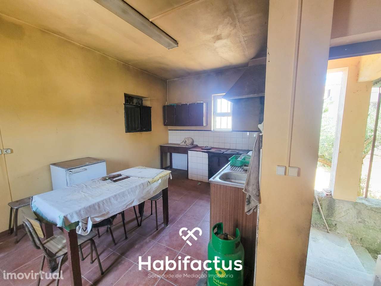 Moradia à venda para Remodelar com Quintal – Nelas - Grande imagem: 2/21