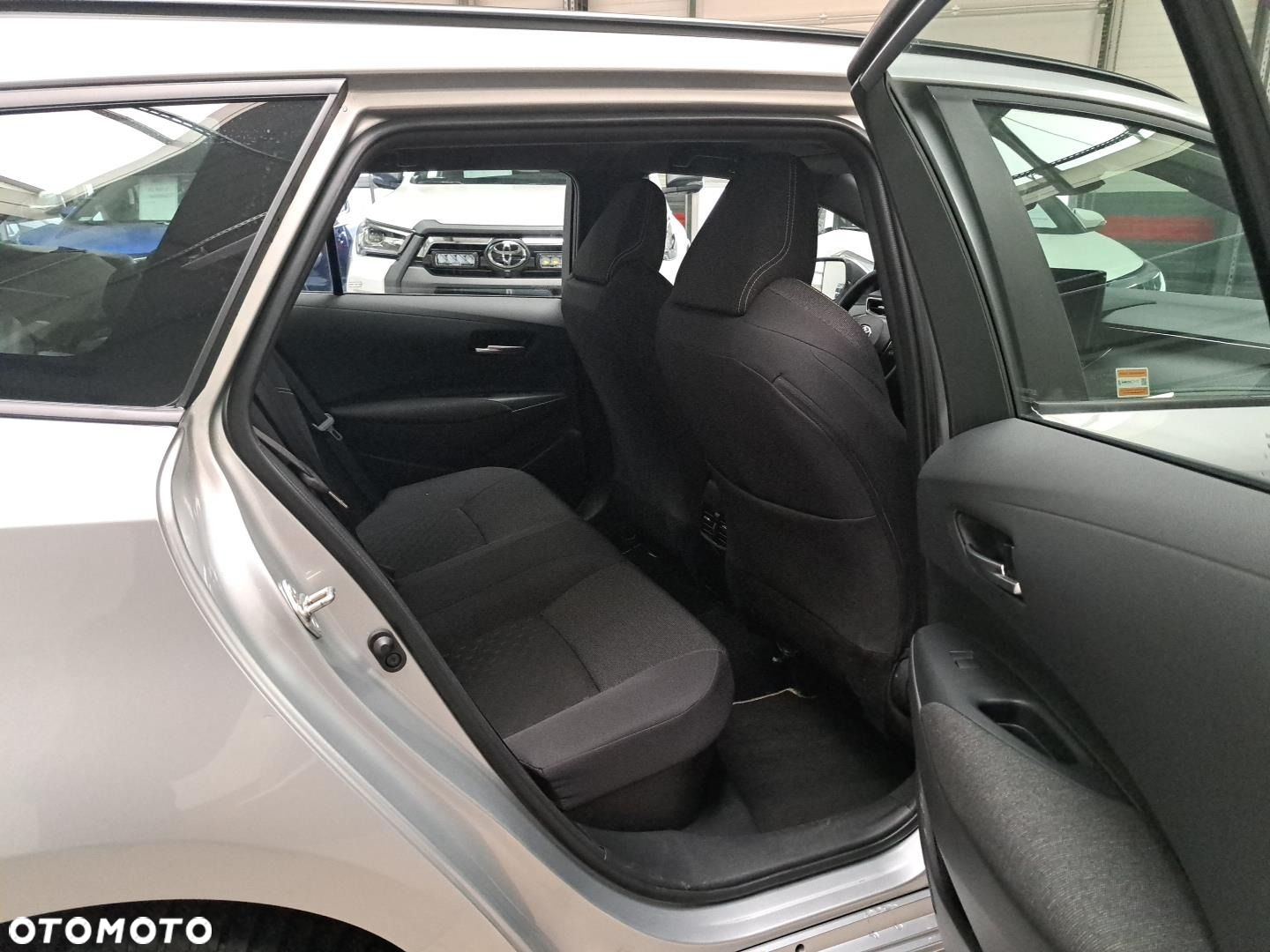 Toyota Corolla - 10