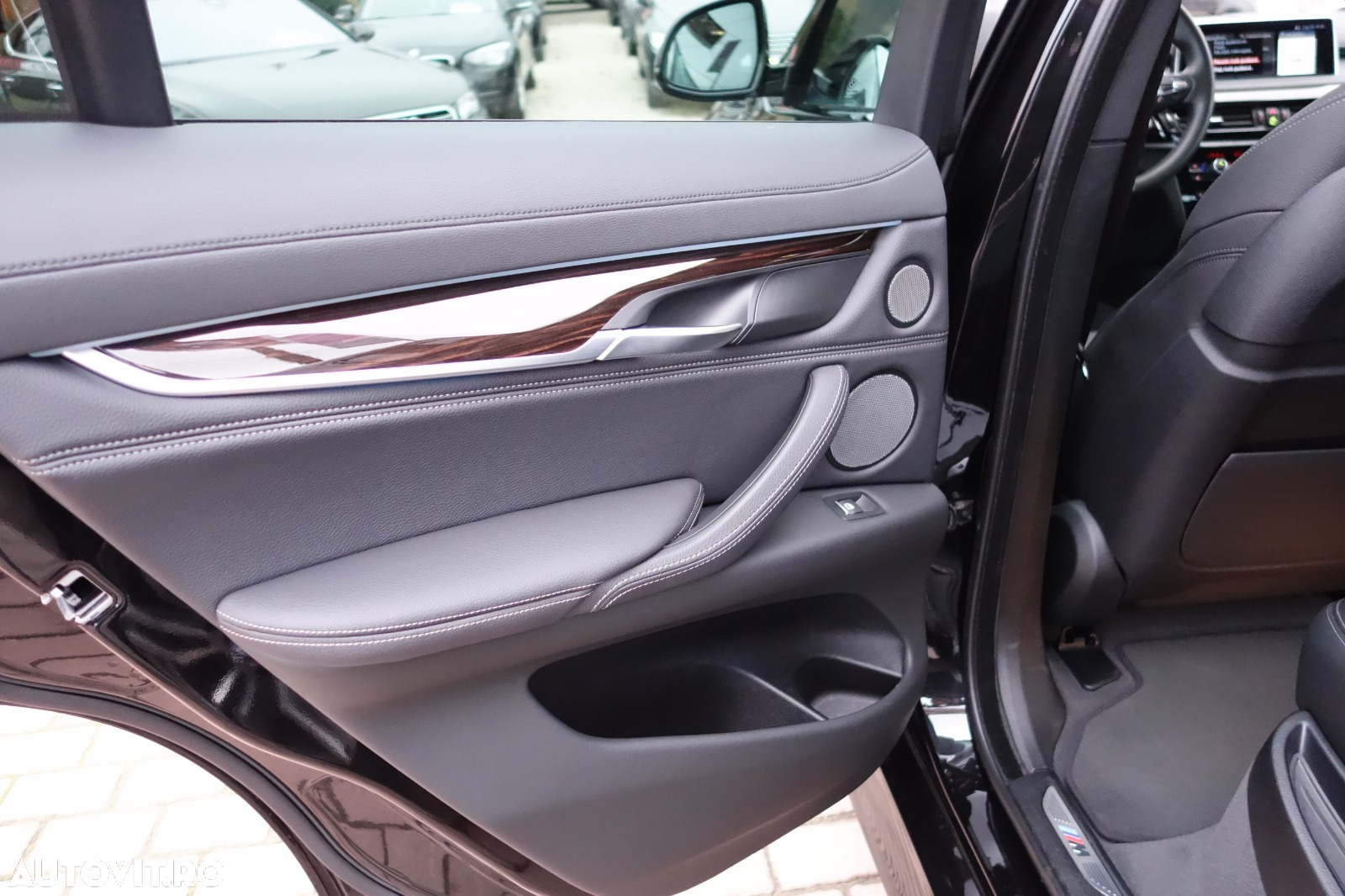 BMW X6 M M50d - 38