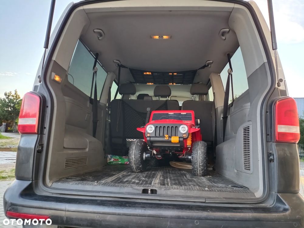 Volkswagen Caravelle - 16