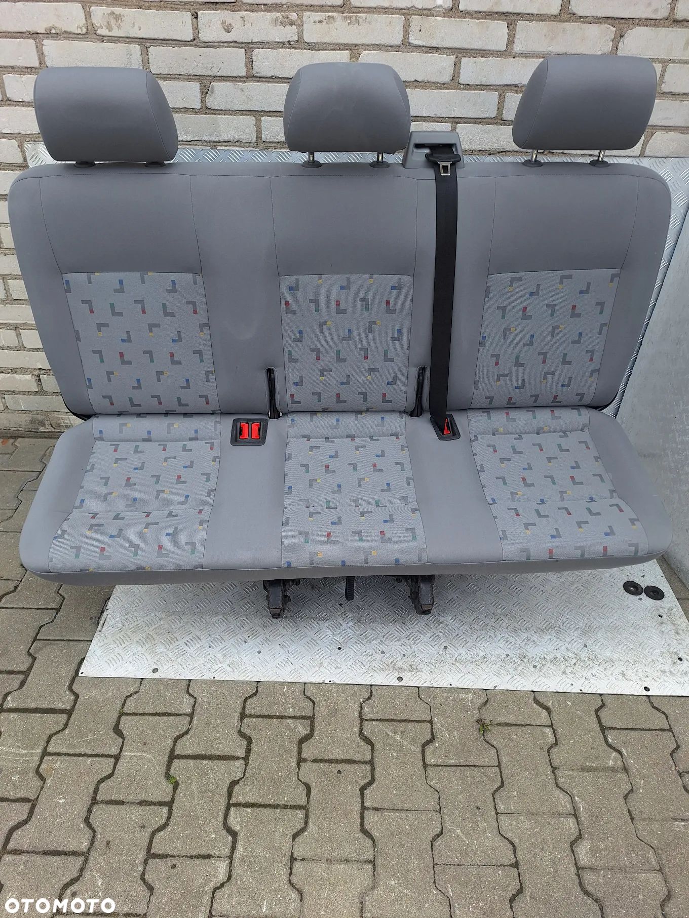 FOTEL KANAPA TRÓJKA 3 RZĄD SKŁADANY - VW TRANSPORTER T5 CARAVELLE - 1