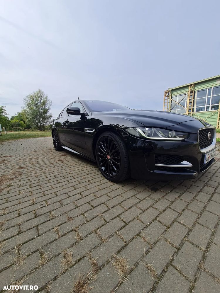 Jaguar XE 2.0 R-Sport - 4