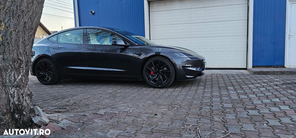 Tesla Model 3 Performance - 4